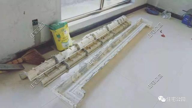 農(nóng)村小伙自畫(huà)結(jié)構(gòu)圖，不到20萬(wàn)建成兩層小別墅，怎么做到的？