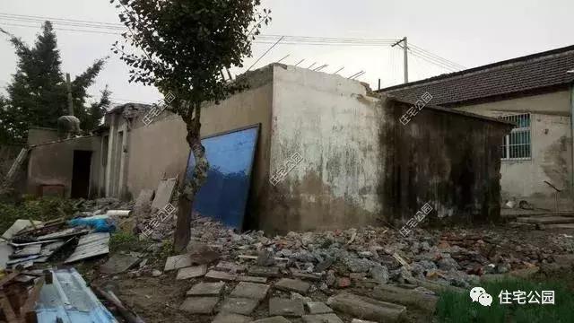 江蘇農(nóng)村花了50萬建成的平房別墅，這樣光伏發(fā)電的屋面見過么