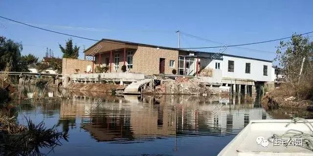 江蘇農(nóng)村花了50萬建成的平房別墅，這樣光伏發(fā)電的屋面見過么