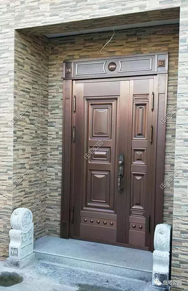 江蘇農(nóng)村花了50萬建成的平房別墅，這樣光伏發(fā)電的屋面見過么