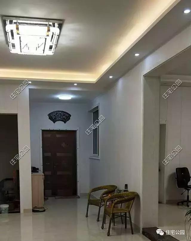 江蘇農(nóng)村花了50萬建成的平房別墅，這樣光伏發(fā)電的屋面見過么