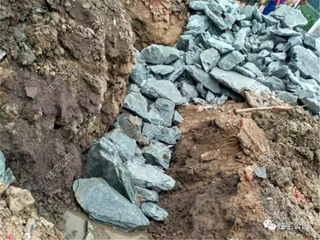 趁熱鬧來曬曬我的新房子，帶大院的兩層小洋樓，27萬蓋好美滋滋