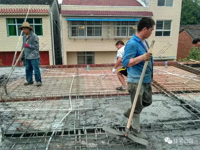 趁熱鬧來曬曬我的新房子，帶大院的兩層小洋樓，27萬蓋好美滋滋