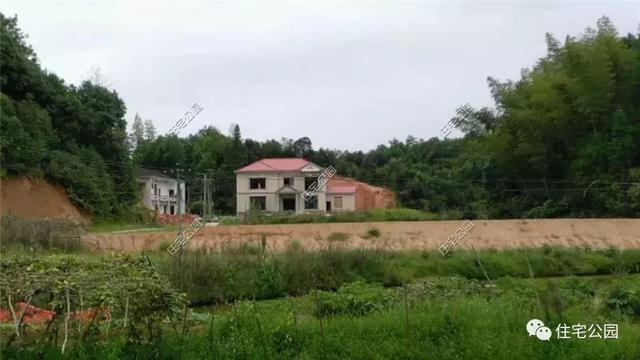 拆掉農(nóng)村40年老宅，花65萬建成這棟農(nóng)村別墅，父母都夸好