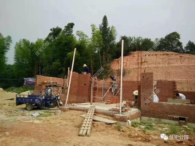 拆掉農(nóng)村40年老宅，花65萬建成這棟農(nóng)村別墅，父母都夸好