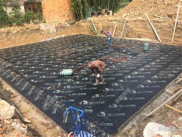 農(nóng)村自建房打地基，山東毛石基礎25萬，江蘇箱形基礎72萬，哪個更結實？