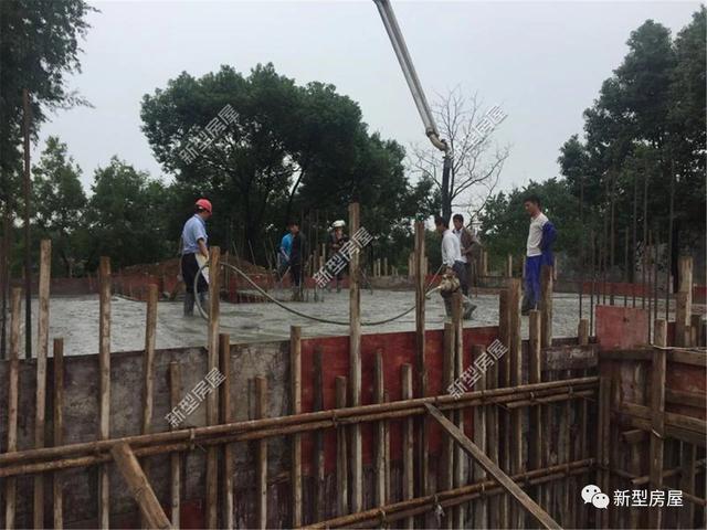 農(nóng)村自建房打地基，山東毛石基礎25萬，江蘇箱形基礎72萬，哪個更結實？