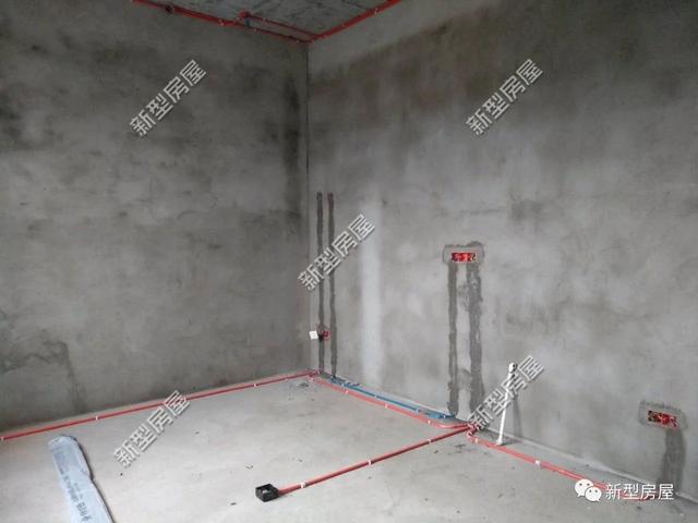 農(nóng)村自建房不懂點(diǎn)會出事，千萬別把PVC雨水管放在構(gòu)造柱里！