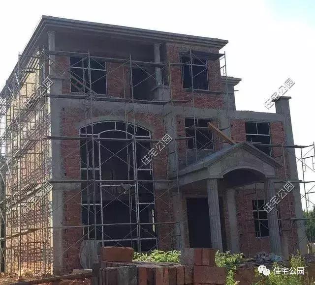 40萬建成農(nóng)村養(yǎng)老別墅，全村唯一的挑空客廳，真是美滋滋的！