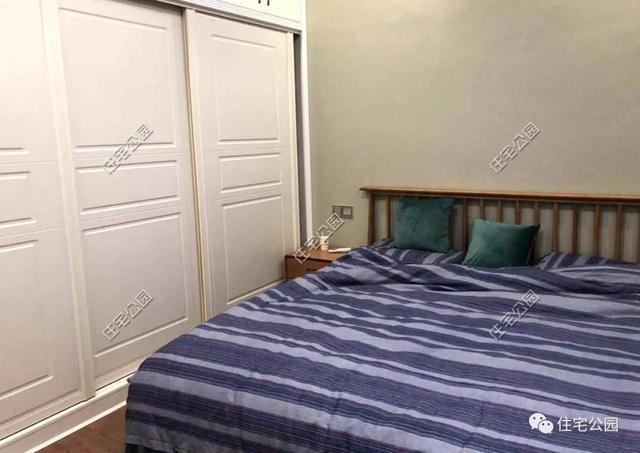 為了回老家工作的女兒，江西父母建三層別墅，小院裝修全做好120萬(wàn)