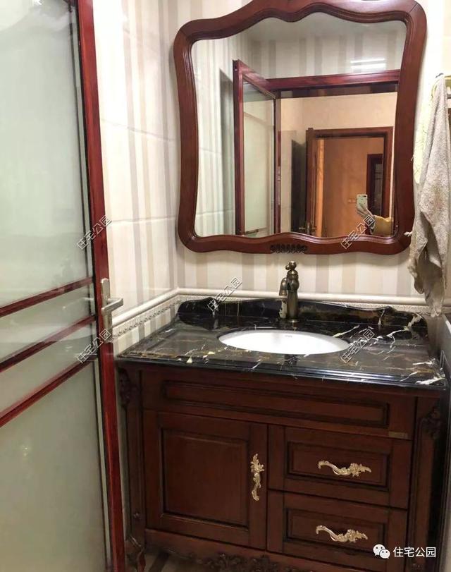 為了回老家工作的女兒，江西父母建三層別墅，小院裝修全做好120萬(wàn)