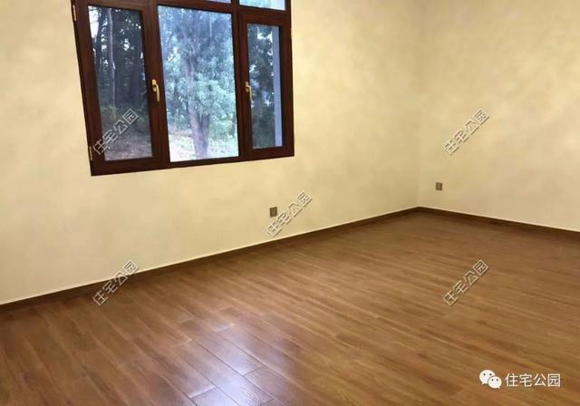 為了回老家工作的女兒，江西父母建三層別墅，小院裝修全做好120萬(wàn)