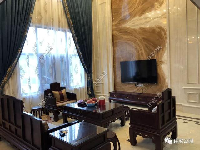 為了回老家工作的女兒，江西父母建三層別墅，小院裝修全做好120萬(wàn)