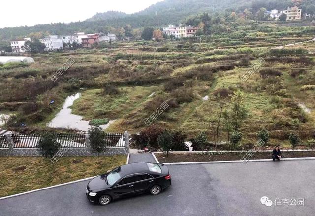 為了回老家工作的女兒，江西父母建三層別墅，小院裝修全做好120萬(wàn)