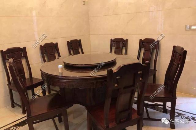 為了回老家工作的女兒，江西父母建三層別墅，小院裝修全做好120萬(wàn)