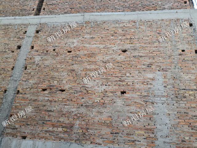 構(gòu)造柱不設(shè)馬牙槎的自建房，還不如不要，完全是浪費鋼筋！