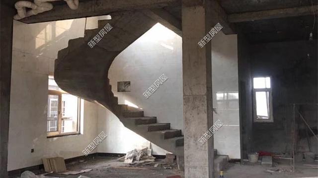 很多包工頭不做的旋轉樓梯，其實非常簡單！