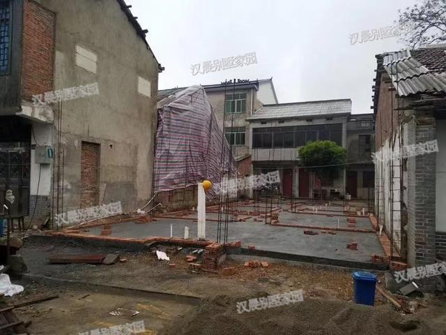 兩面鄰居開間只有8.8米，怎么建房？看看這套花50萬建成的中式別墅！