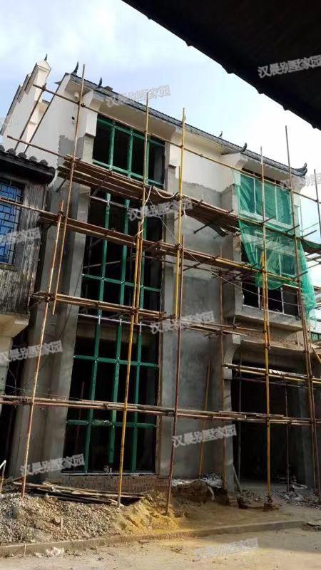 兩面鄰居開間只有8.8米，怎么建房？看看這套花50萬建成的中式別墅！