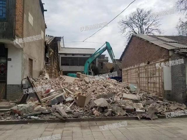 兩面鄰居開間只有8.8米，怎么建房？看看這套花50萬建成的中式別墅！