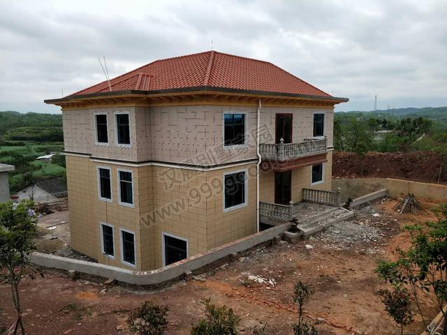 湖南郝總自建15X15米農(nóng)村三層別墅，才花了45萬，宅地臨路，布局完美！