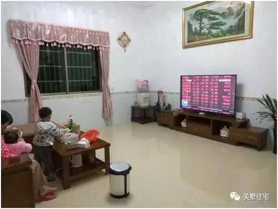 廣東農(nóng)村小伙修建二層半別墅，主體帶小院子30萬，苦累都值得