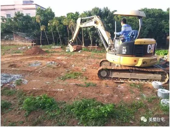 廣東農(nóng)村小伙修建二層半別墅，主體帶小院子30萬，苦累都值得