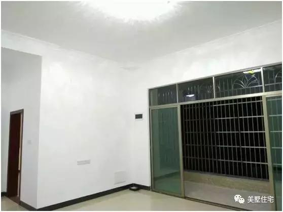 廣東農(nóng)村小伙修建二層半別墅，主體帶小院子30萬，苦累都值得