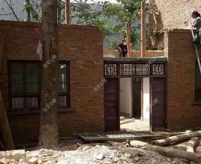 陜西農村自建2層別墅，造價30萬，坡屋頂建成這樣，真不怕漏雨嗎