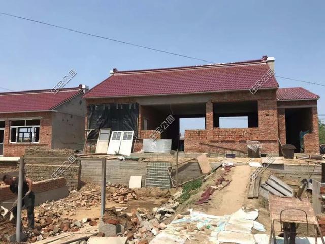 遼寧小伙為父母蓋養(yǎng)老別墅，保溫、地暖、火炕房全都有，只花了30萬(wàn)！