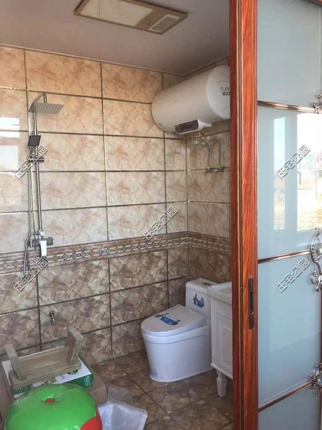 遼寧小伙為父母蓋養(yǎng)老別墅，保溫、地暖、火炕房全都有，只花了30萬(wàn)！