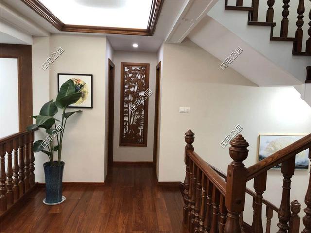 紅磚缺貨，石子每車1200，花了150萬終于建起這棟農村三層別墅