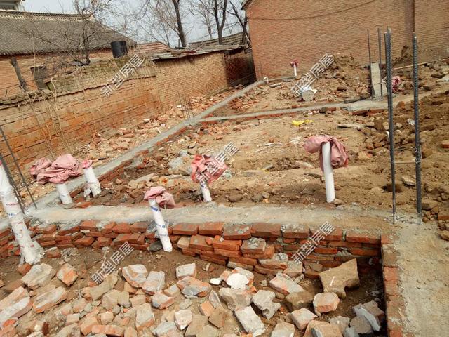 農(nóng)村建房包工包料，但是做基礎(chǔ)怎么還要加錢(qián)？看看包工頭怎么說(shuō)