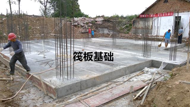 農(nóng)村建房包工包料，但是做基礎(chǔ)怎么還要加錢(qián)？看看包工頭怎么說(shuō)