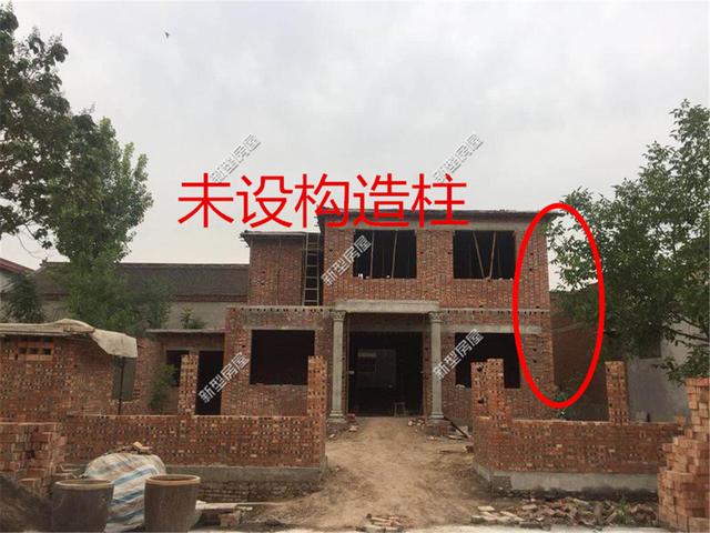 農(nóng)村小伙建房?jī)?nèi)外墻全砌空斗墻，你覺(jué)得這樣結(jié)實(shí)嗎？