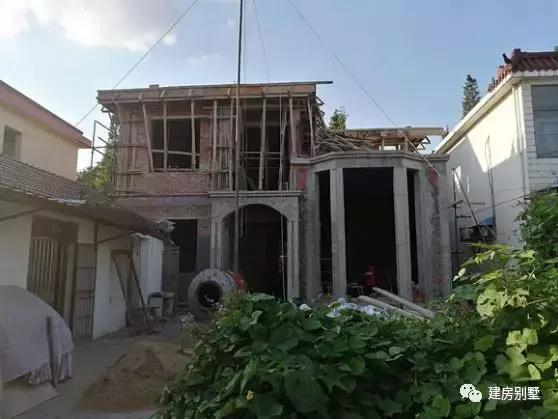 拆掉老家的青磚瓦房，35萬蓋好兩層小別墅，漂亮又實(shí)用