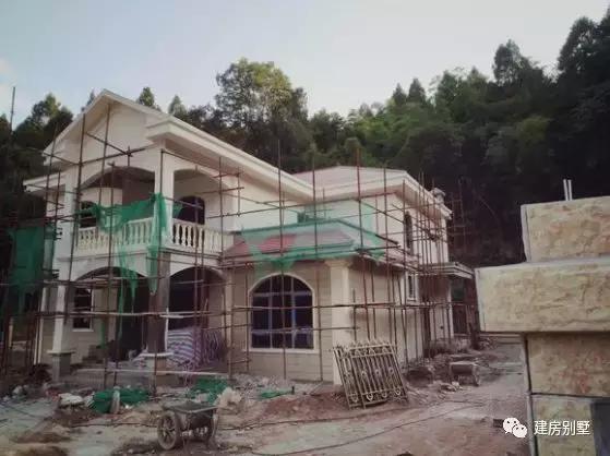 精致漂亮的兩層小別墅圖片，25萬就能建好，全家人的避風(fēng)港