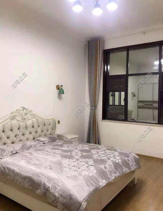 為父母養(yǎng)老，湖南兄妹在農(nóng)村老家修建三層別墅，主體裝修一個花了80萬