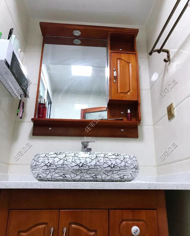 為父母養(yǎng)老，湖南兄妹在農(nóng)村老家修建三層別墅，主體裝修一個花了80萬