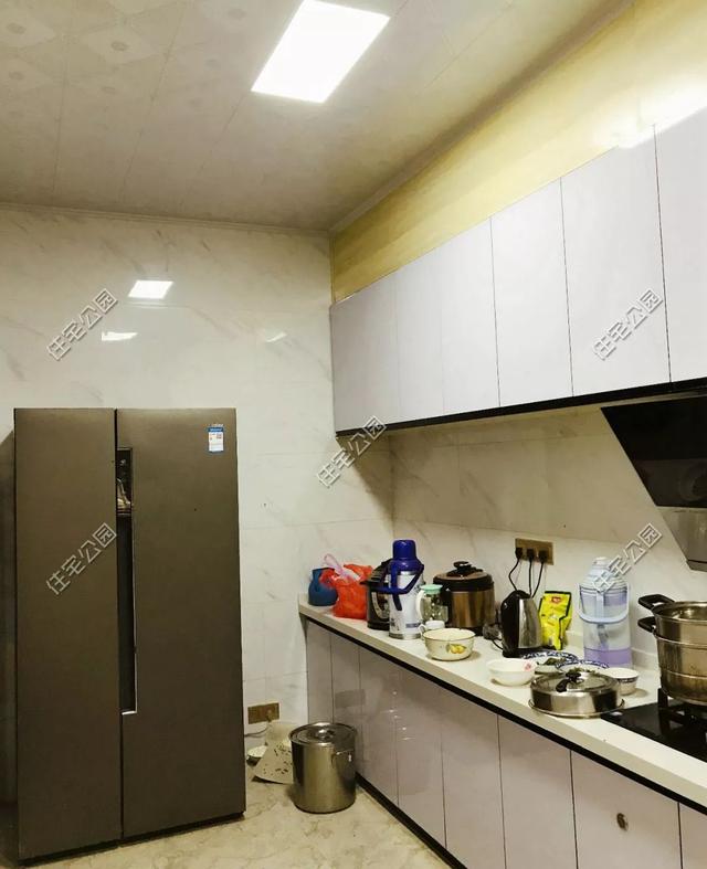 為父母養(yǎng)老，湖南兄妹在農(nóng)村老家修建三層別墅，主體裝修一個花了80萬