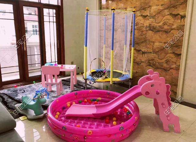 為父母養(yǎng)老，湖南兄妹在農(nóng)村老家修建三層別墅，主體裝修一個花了80萬