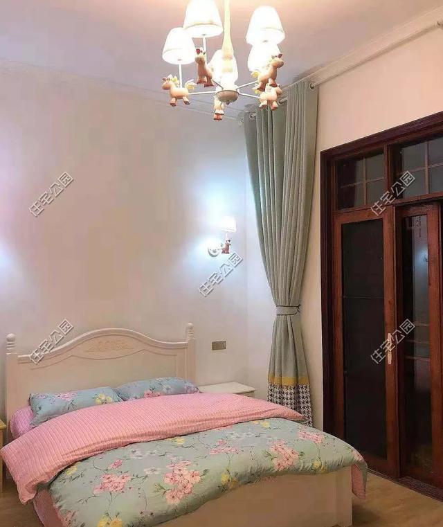 為父母養(yǎng)老，湖南兄妹在農(nóng)村老家修建三層別墅，主體裝修一個花了80萬