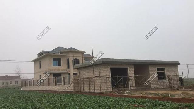 為了落葉歸根，湖南兄弟倆回鄉(xiāng)下建別墅，各自花了60萬(wàn)，享受田園生活