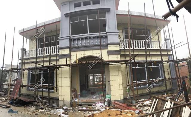 為了落葉歸根，湖南兄弟倆回鄉(xiāng)下建別墅，各自花了60萬(wàn)，享受田園生活