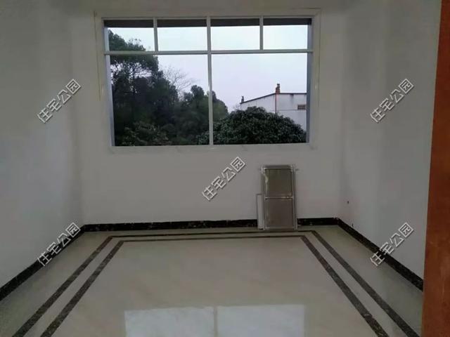 為了落葉歸根，湖南兄弟倆回鄉(xiāng)下建別墅，各自花了60萬(wàn)，享受田園生活