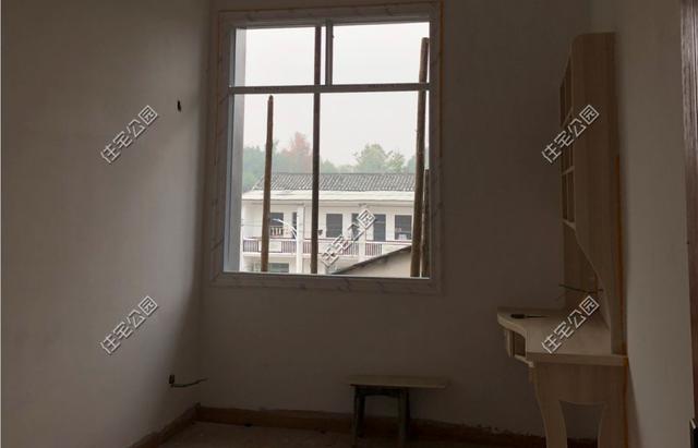 為了落葉歸根，湖南兄弟倆回鄉(xiāng)下建別墅，各自花了60萬(wàn)，享受田園生活