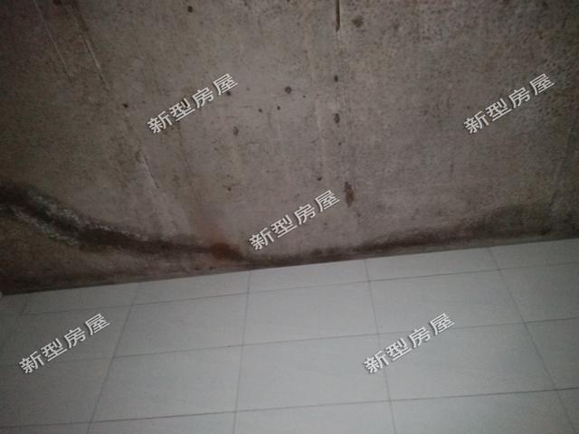 農(nóng)村新房還沒入住，就發(fā)現(xiàn)屋面就有裂縫，這是誰的責(zé)任？