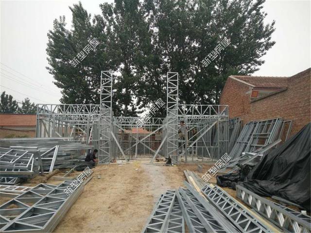 想修建輕鋼別墅？先搞清楚構(gòu)建、樓板、外墻和取暖這4個問題！