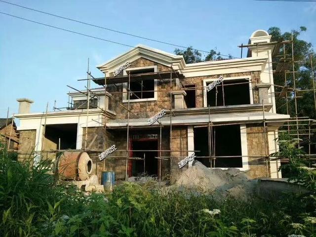 最美的農(nóng)村二層別墅設(shè)計，深受大家歡迎，建成實景美翻了