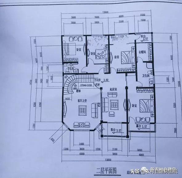 江蘇小伙回農(nóng)村自建別墅，包工包料每瓶1200，村里還有花海、草坪！